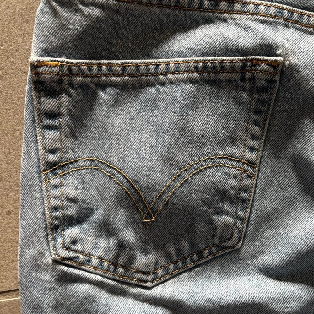 Men’s Levi’s 550 light denim jeans relaxed fit size W36 L32
